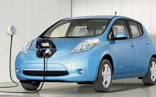 Mit Nissan Charge Card und ladenetz.de ein Jahr lang kostenlos Strom tanken