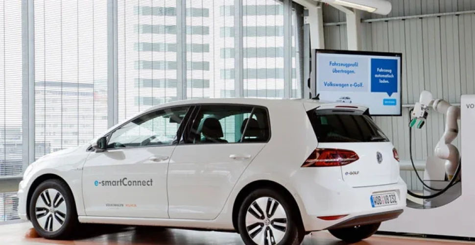 Wie Elektroautos mit e-SmartConnect autonom geladen werden