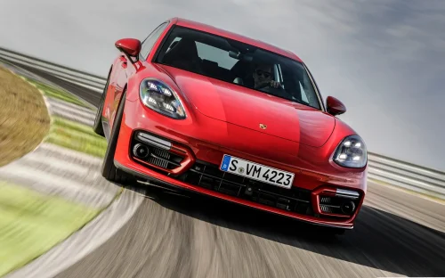 Porsche enthüllt den neuen Panamera - Eine Fusion aus Leistung und Luxus